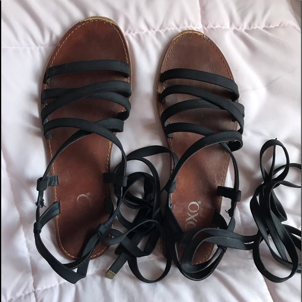 XOXO ankle wrap Sandle Black suede 8.5